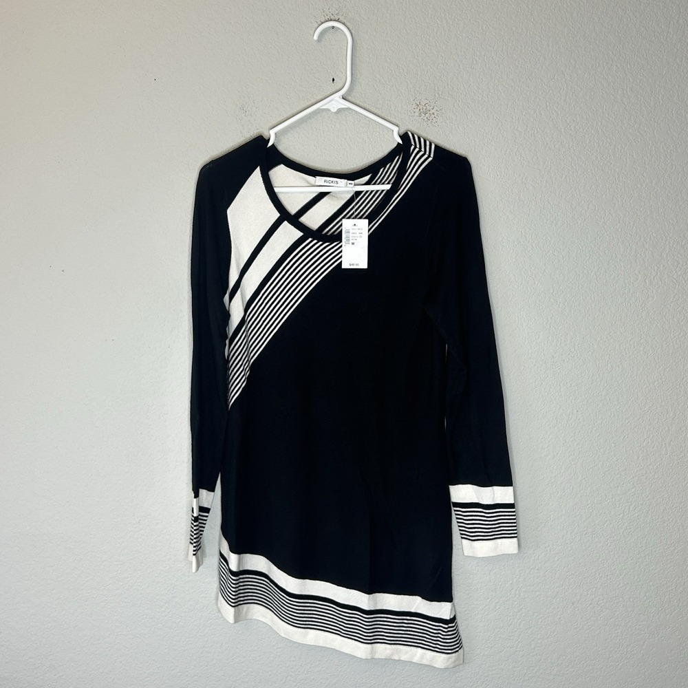 NWT Ricki's Black & White Asymmetrical Stripe Tunic Pullover Sweater Size M